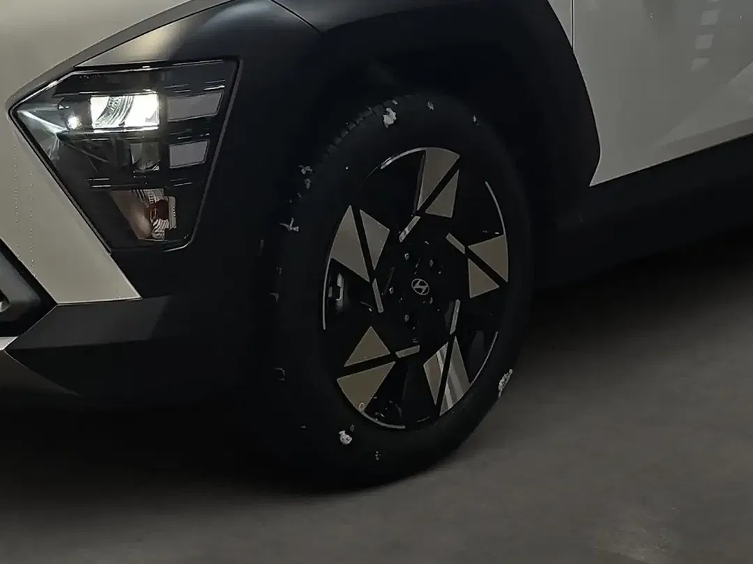 Hyundai KONA - Thumbnail 6
