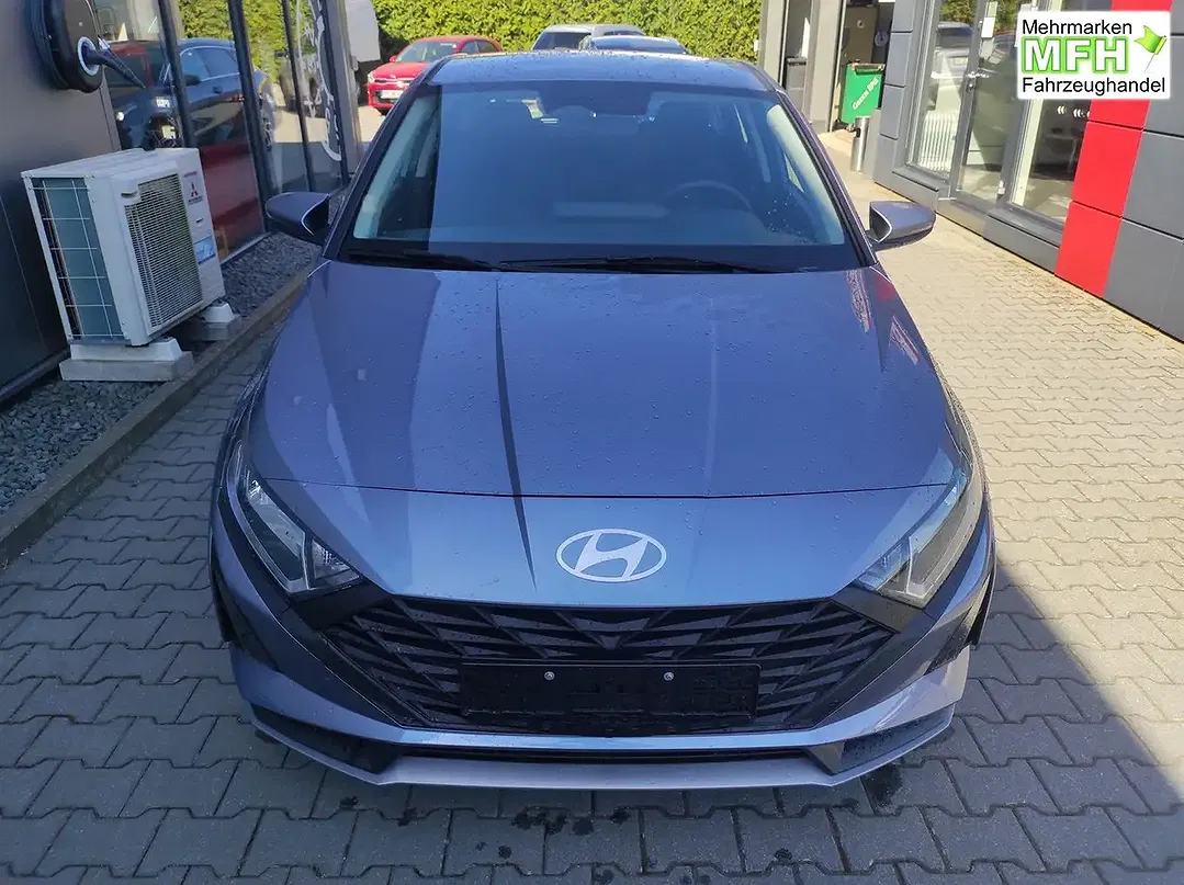 Hyundai i20 - Thumbnail 2