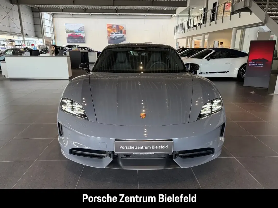 Porsche Taycan - Thumbnail 14