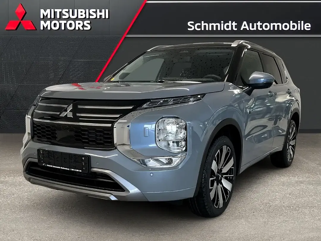 Mitsubishi Outlander - Thumbnail 1