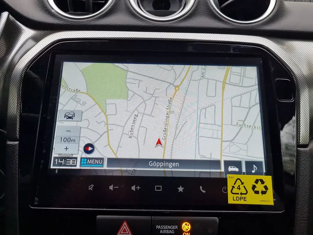 Suzuki Vitara - Thumbnail 11