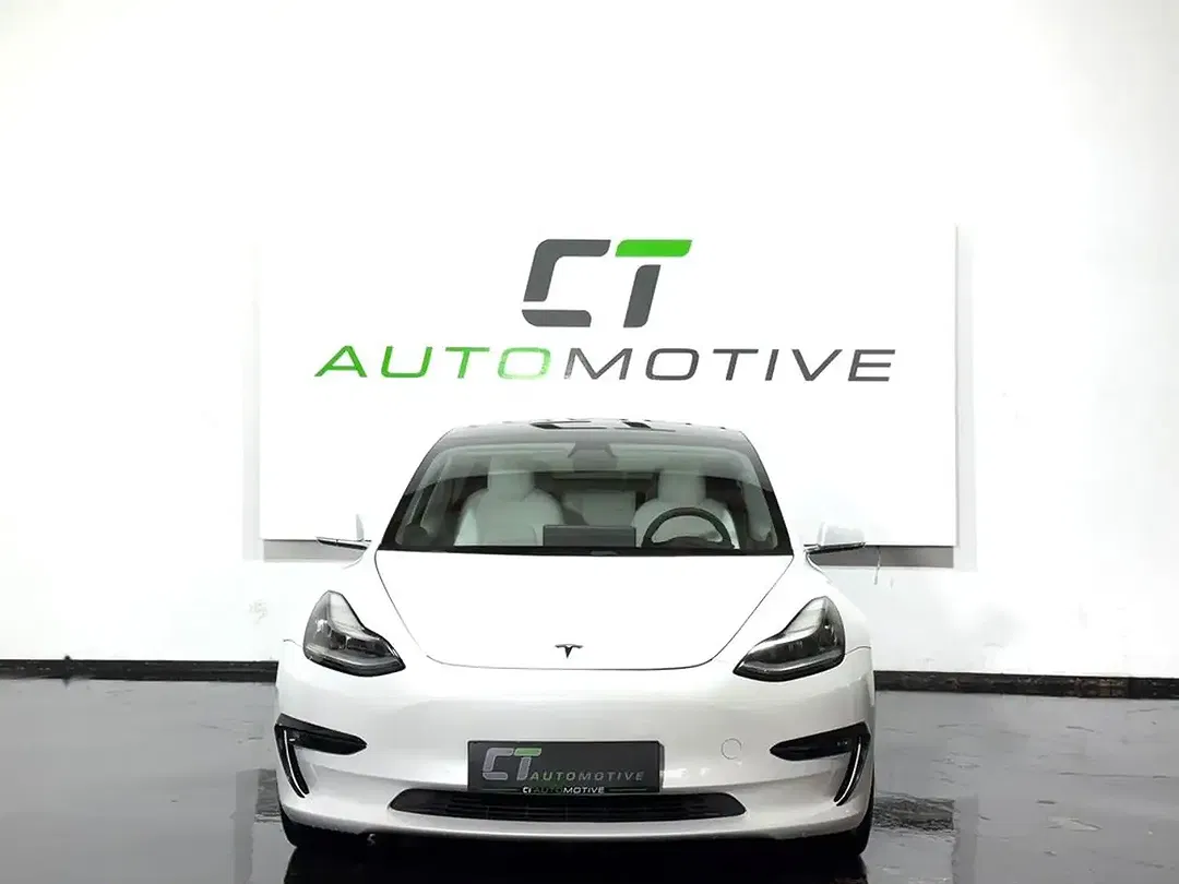 Tesla Model 3 - Thumbnail 2