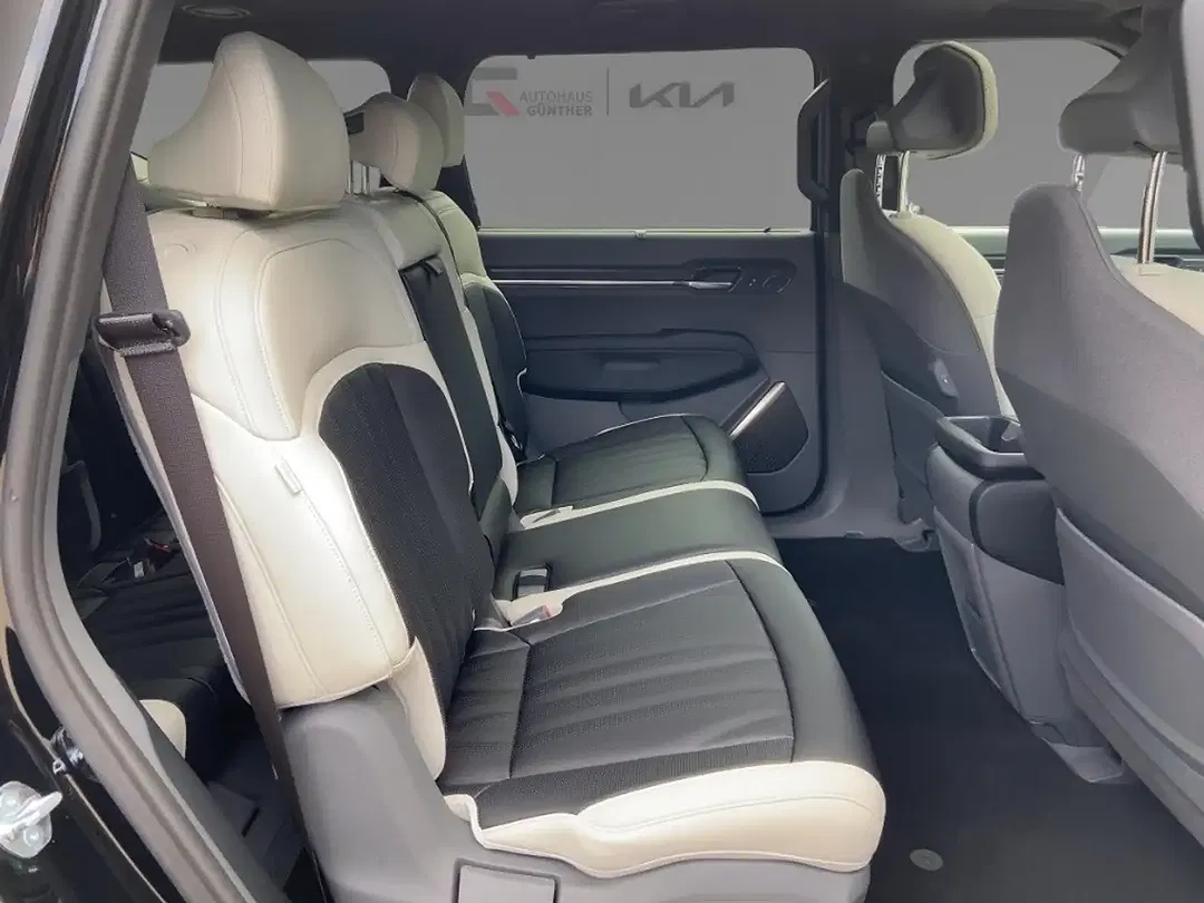 Kia EV9 - Thumbnail 10