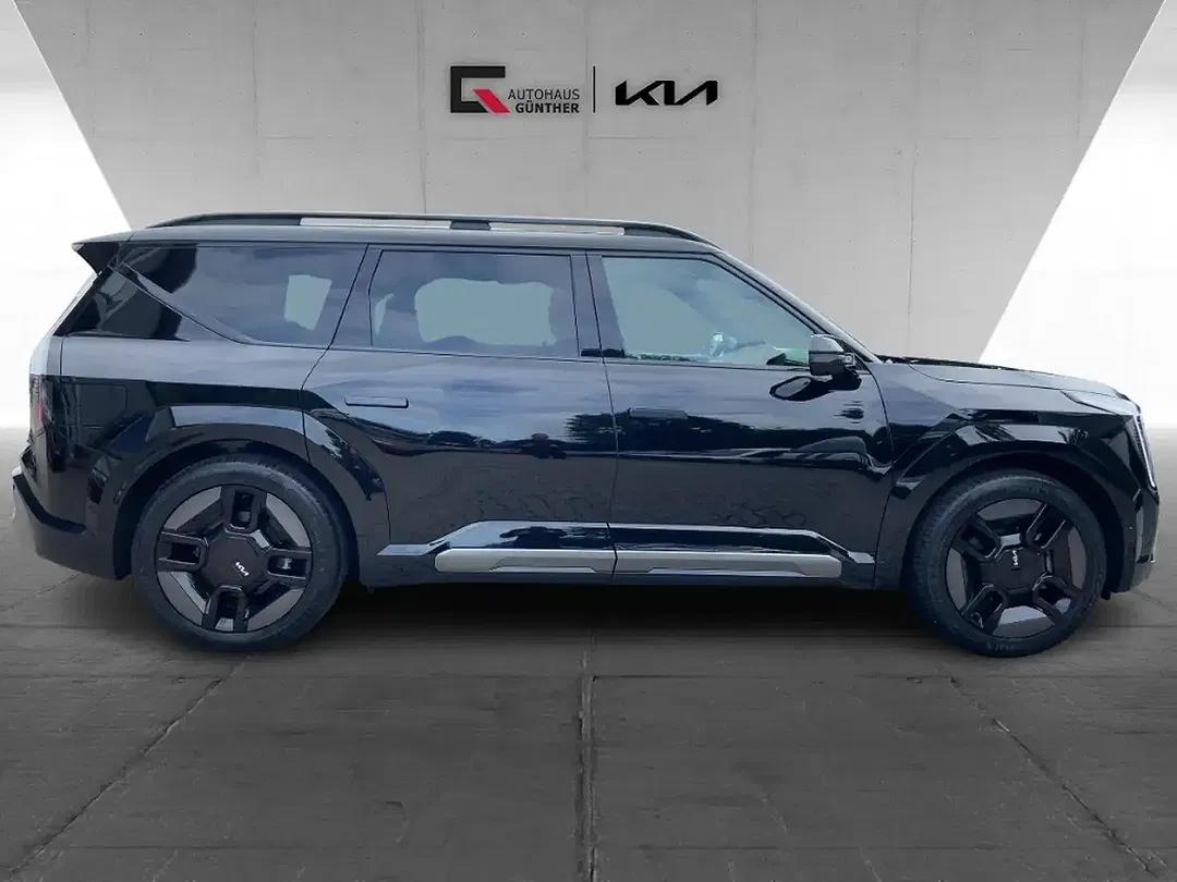 Kia EV9 - Thumbnail 4
