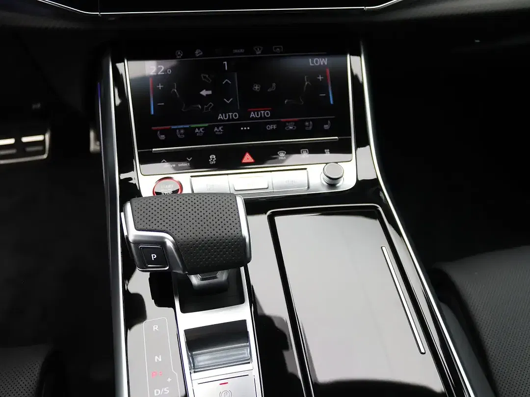 Audi RS Q8 - Thumbnail 9