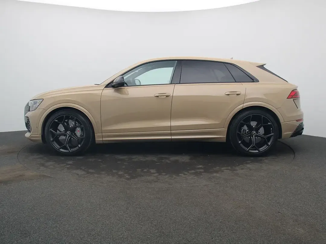 Audi RS Q8 - Thumbnail 2