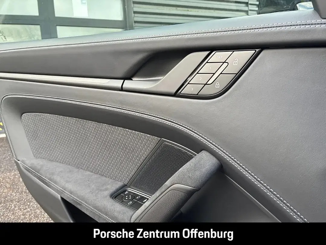 Porsche 992 - Thumbnail 14