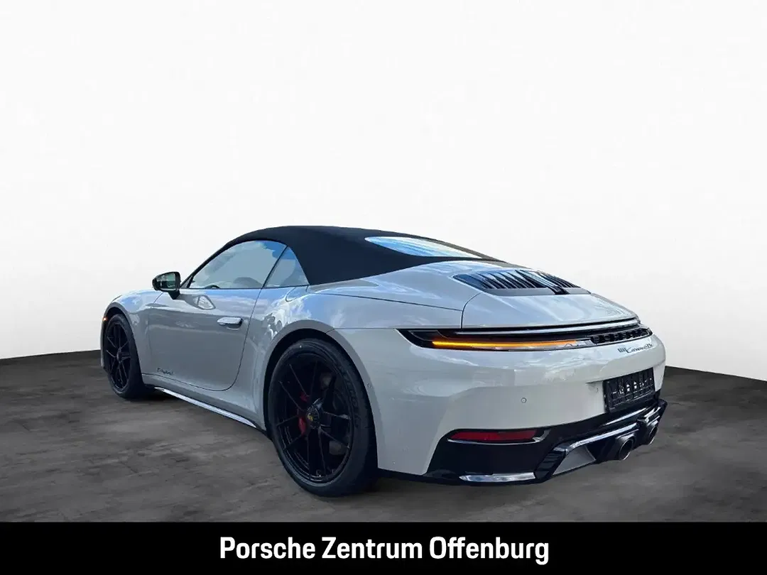 Porsche 992 - Thumbnail 3