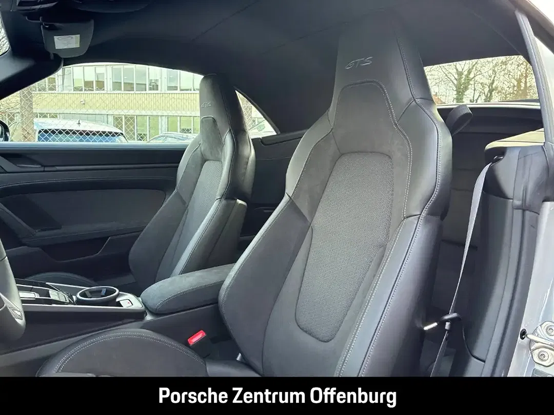 Porsche 992 - Thumbnail 5