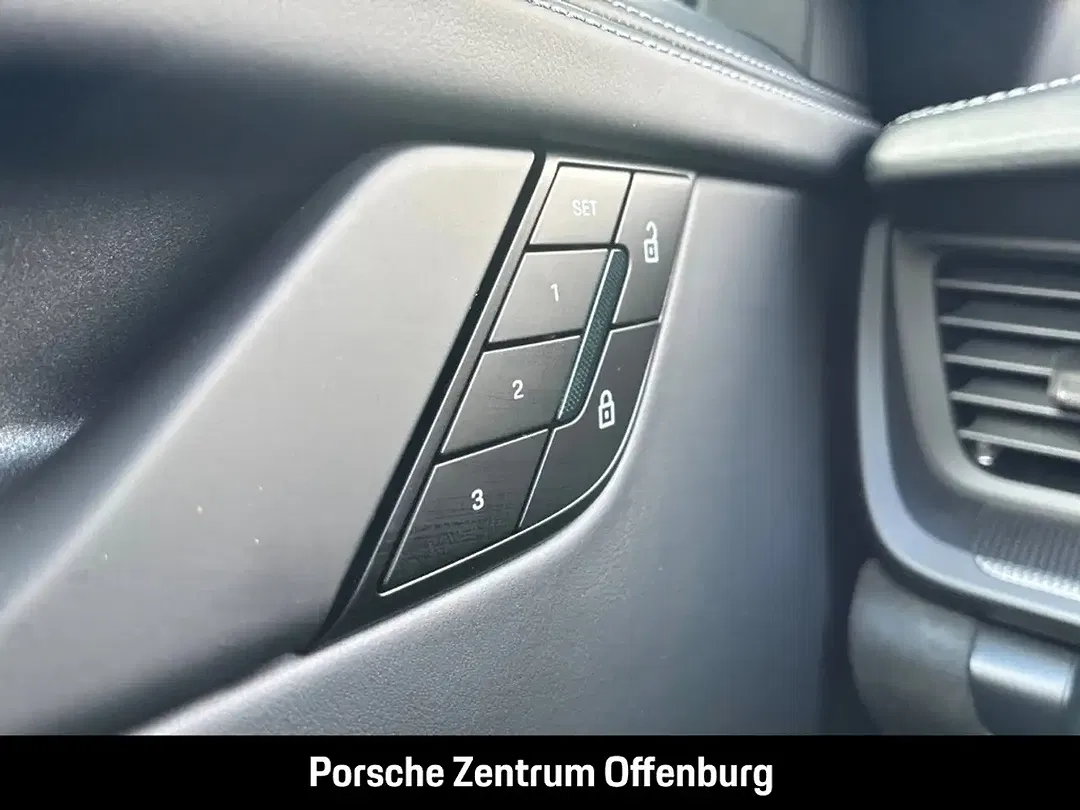 Porsche 992 - Thumbnail 9