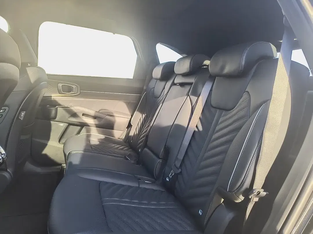 Kia Sorento - Thumbnail 10