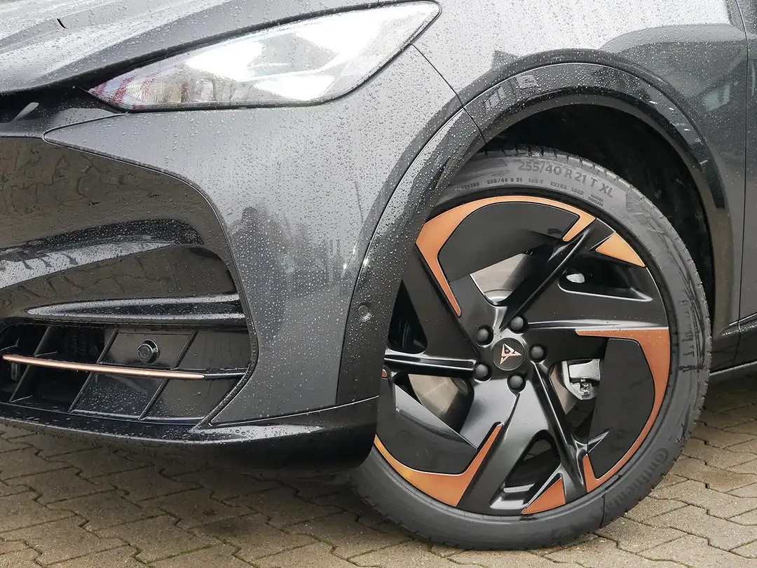 CUPRA Tavascan - Thumbnail 2