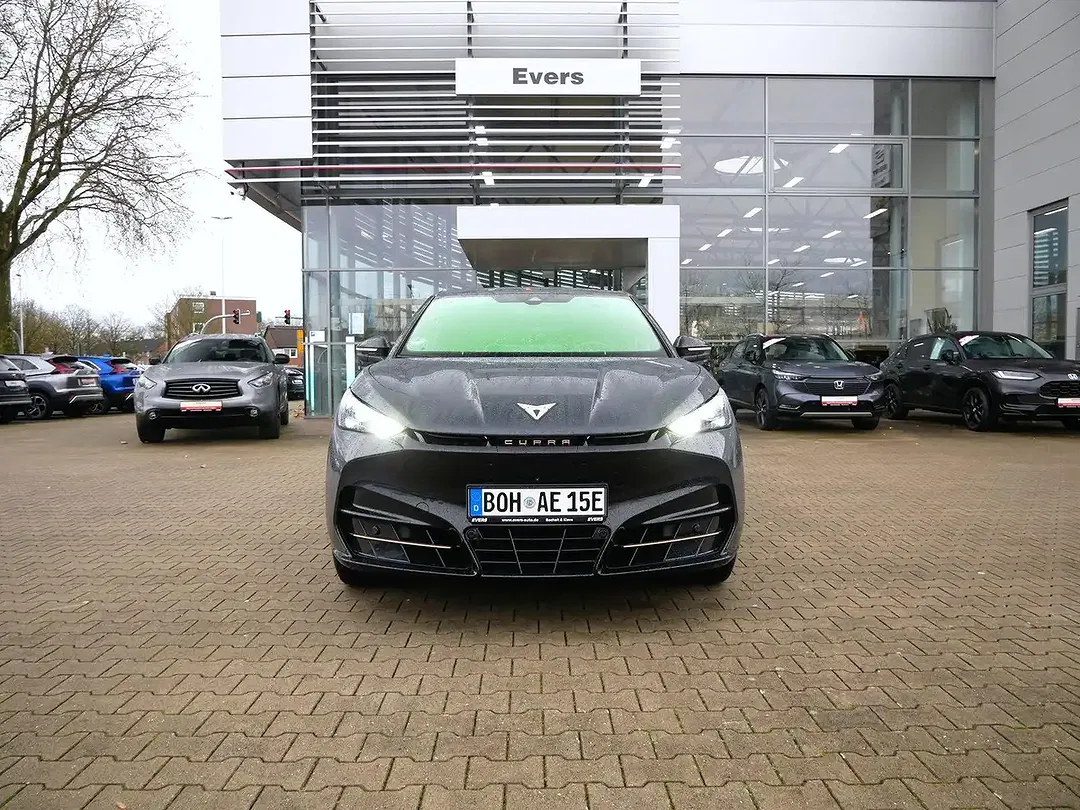 CUPRA Tavascan - Thumbnail 3