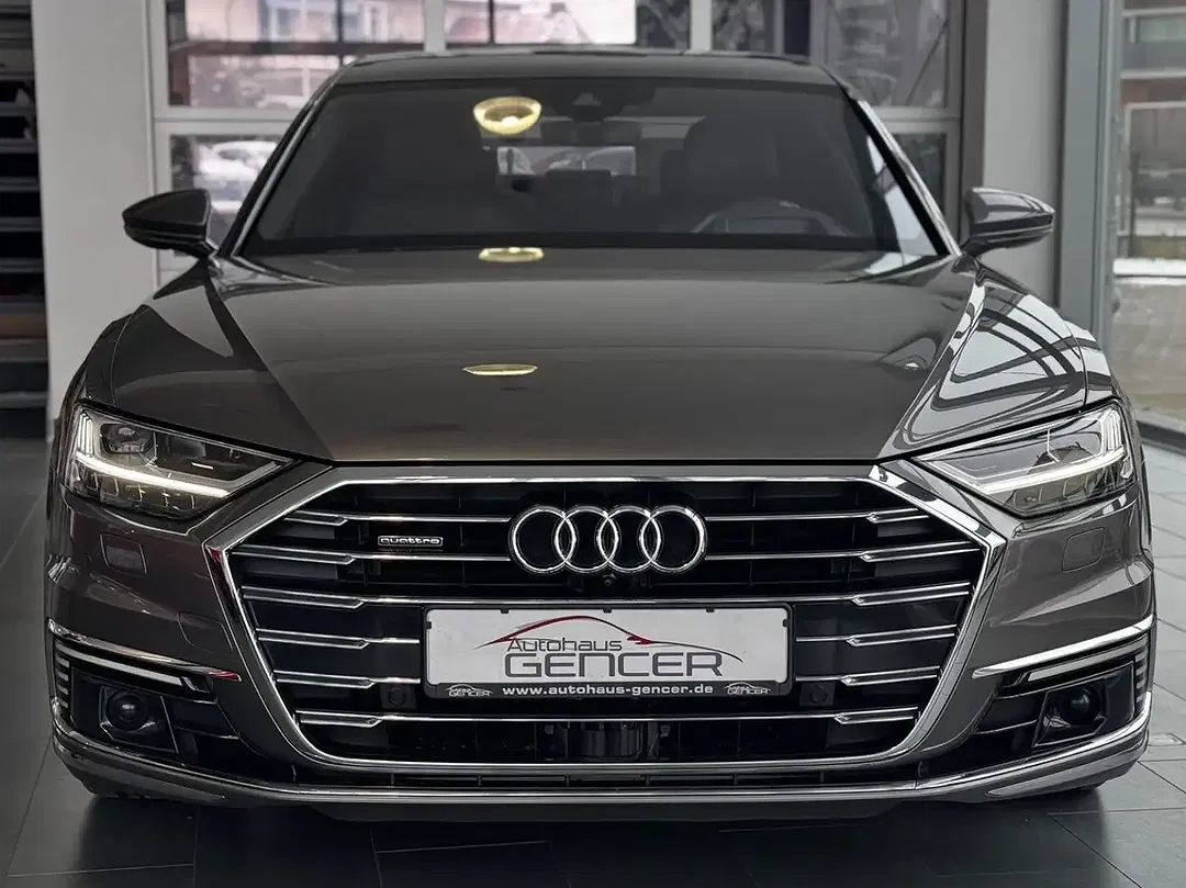 Audi A8 - Thumbnail 2
