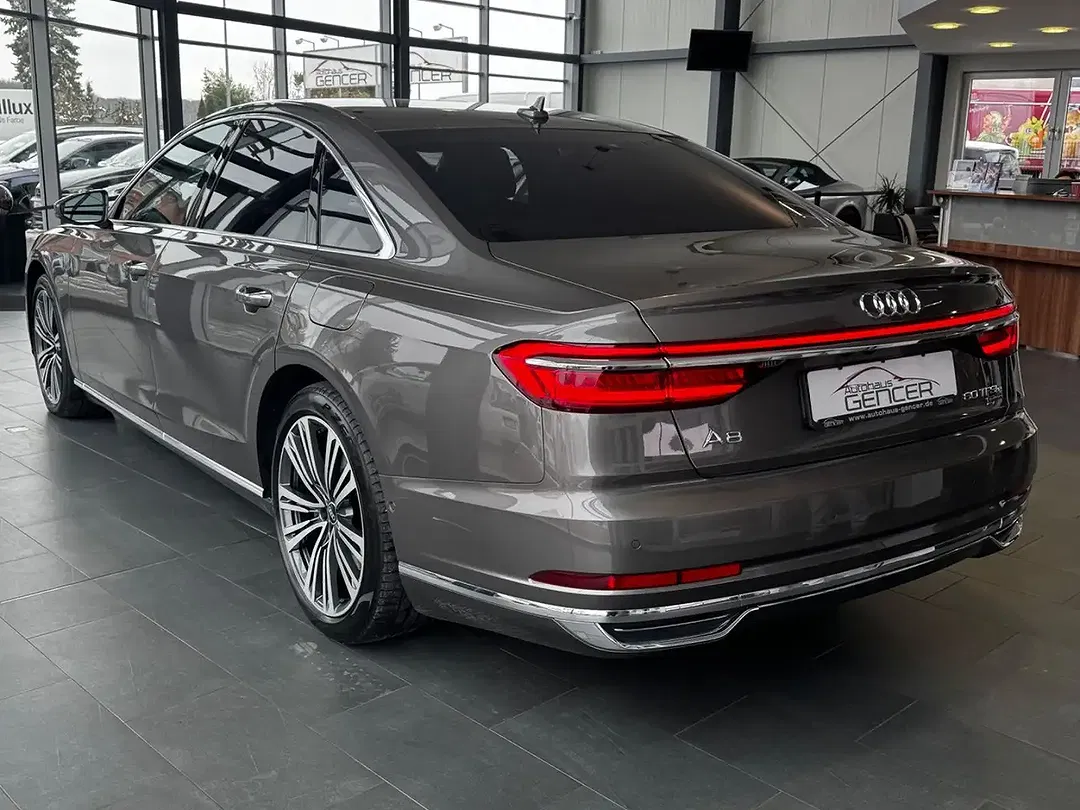 Audi A8 - Thumbnail 5