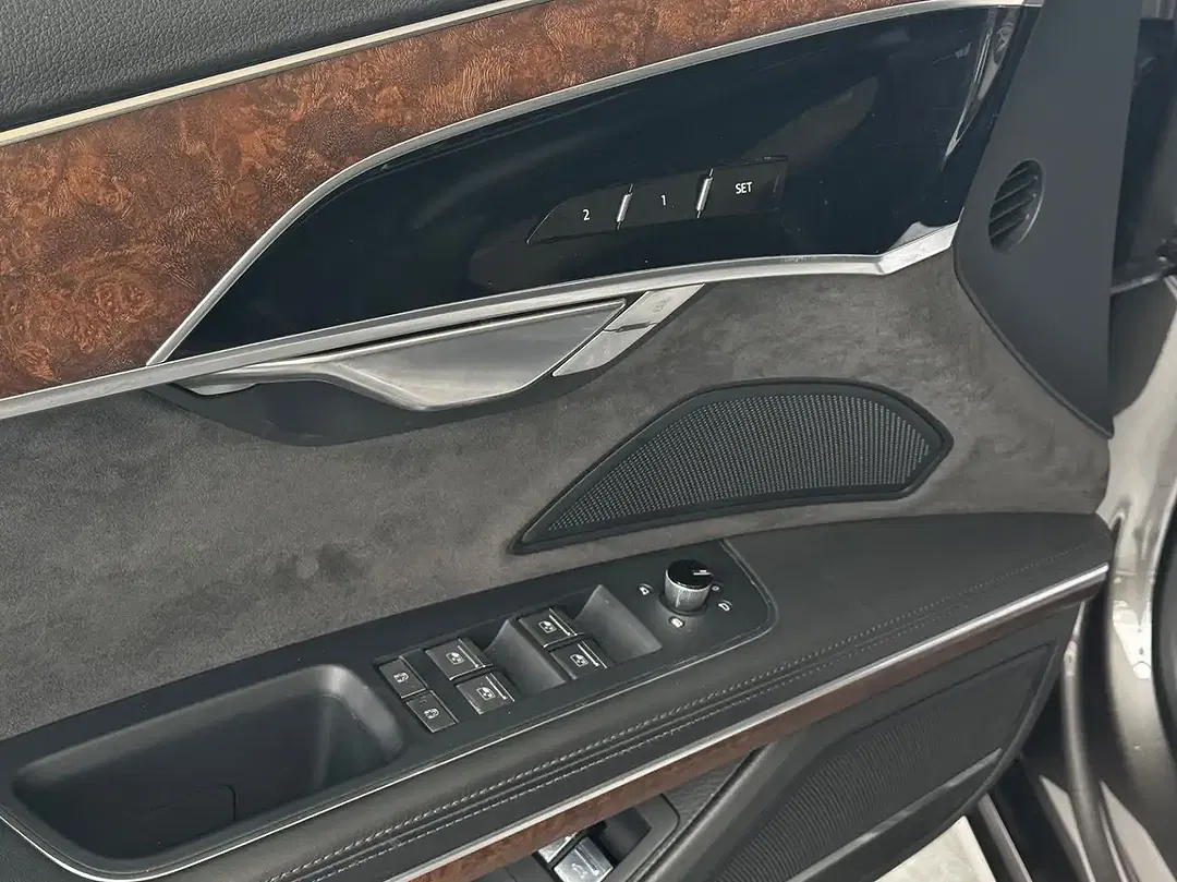 Audi A8 - Thumbnail 8