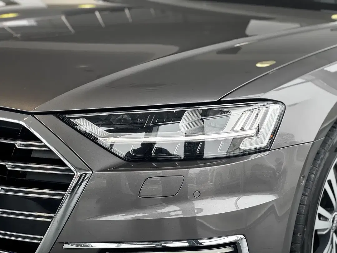 Audi A8 - Thumbnail 9