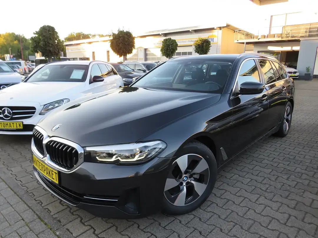 BMW 520 - Thumbnail 1