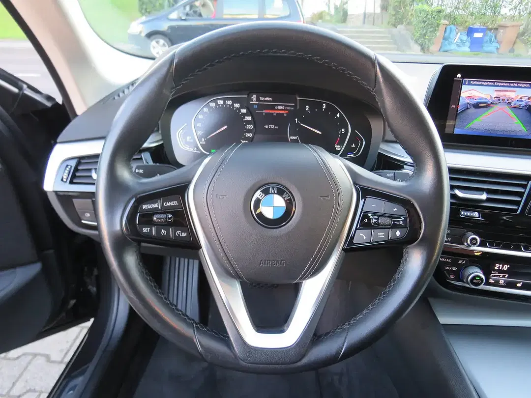 BMW 520 - Thumbnail 12