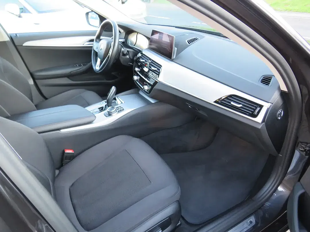 BMW 520 - Thumbnail 9
