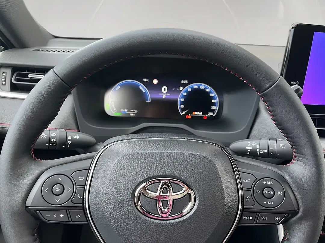 Toyota RAV 4 - Thumbnail 8