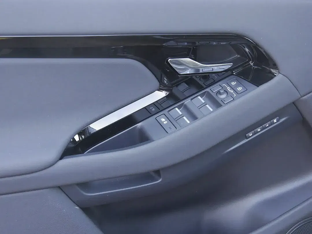 Land Rover Range Rover Evoque - Thumbnail 12