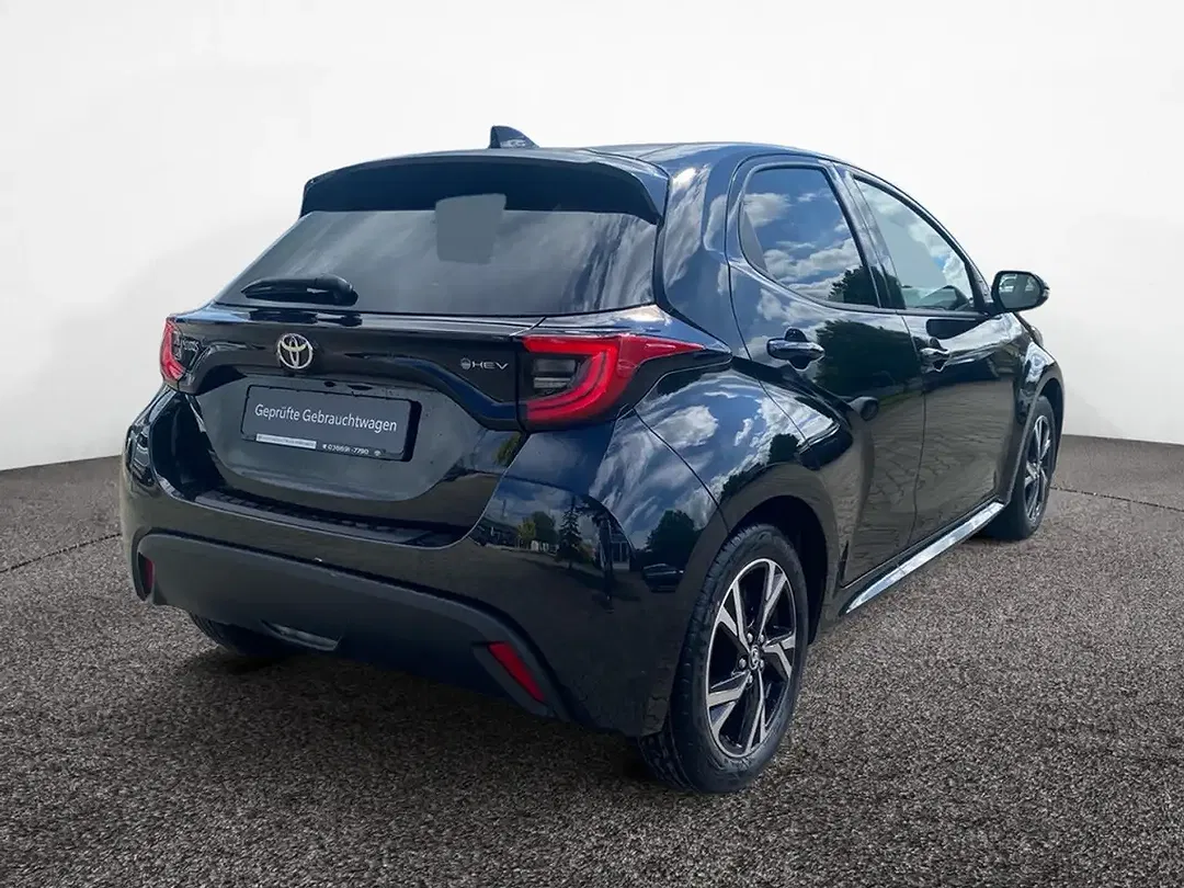 Toyota Yaris - Thumbnail 4