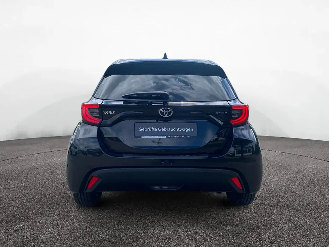 Toyota Yaris - Thumbnail 5