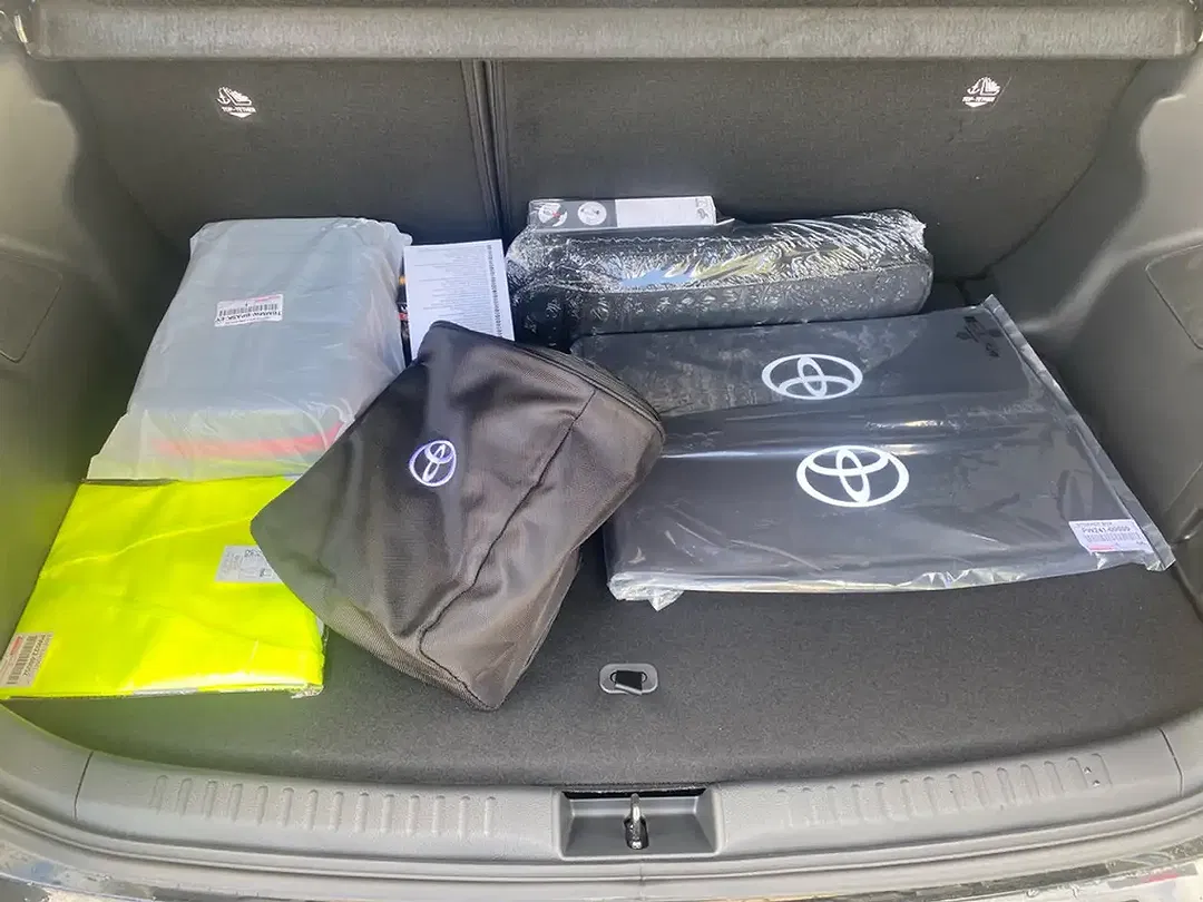 Toyota Yaris - Thumbnail 6