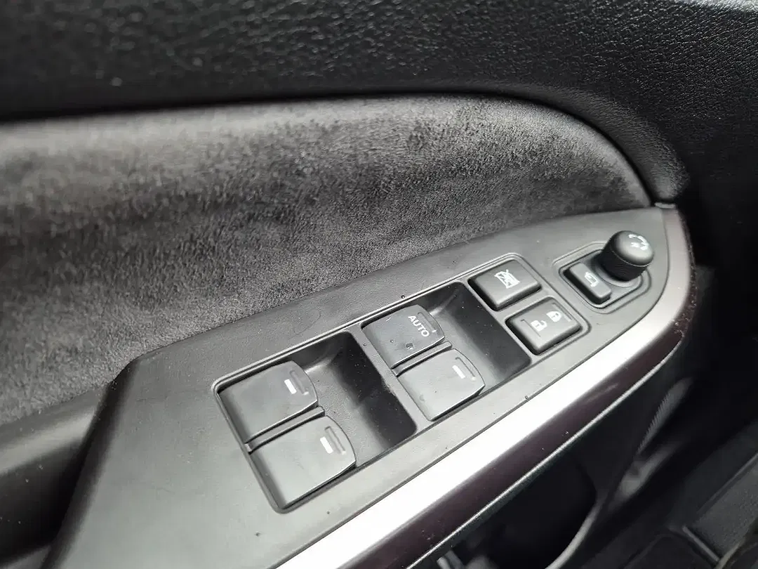 Suzuki Vitara - Thumbnail 13