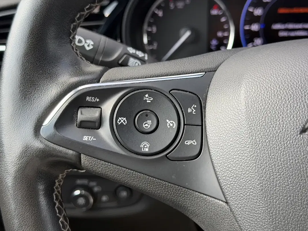Opel Insignia - Thumbnail 10