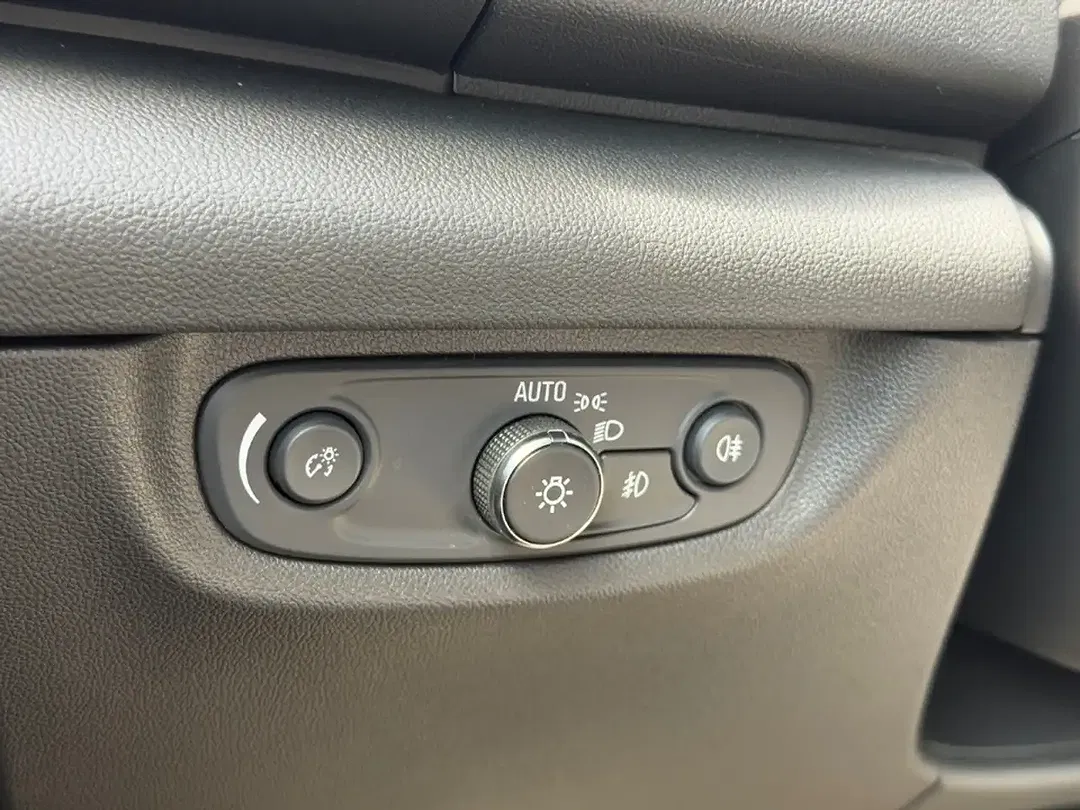 Opel Insignia - Thumbnail 8