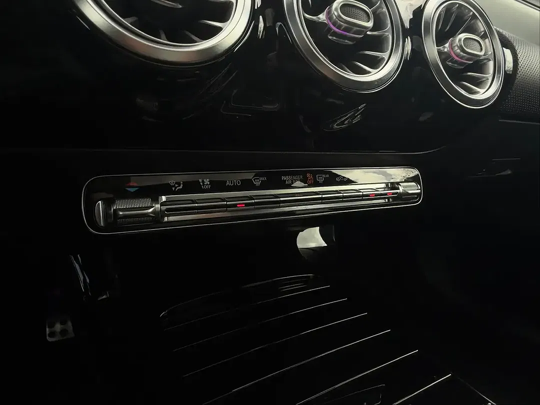 Mercedes-Benz A 220 - Thumbnail 13
