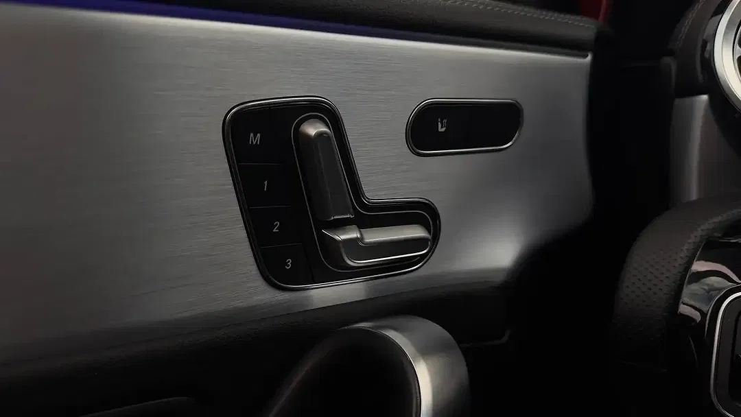 Mercedes-Benz A 220 - Thumbnail 17