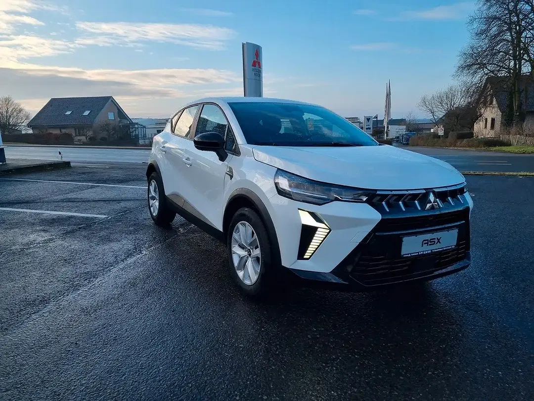 Mitsubishi ASX - Thumbnail 2