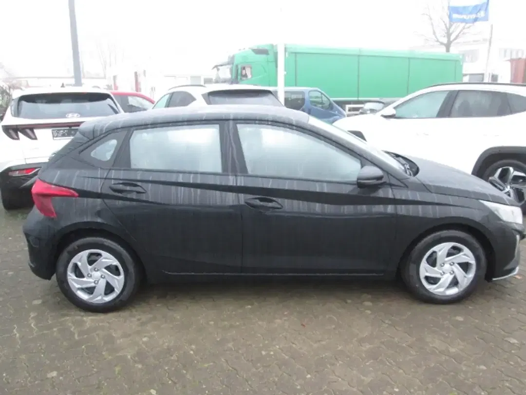 Hyundai i20 - Thumbnail 3