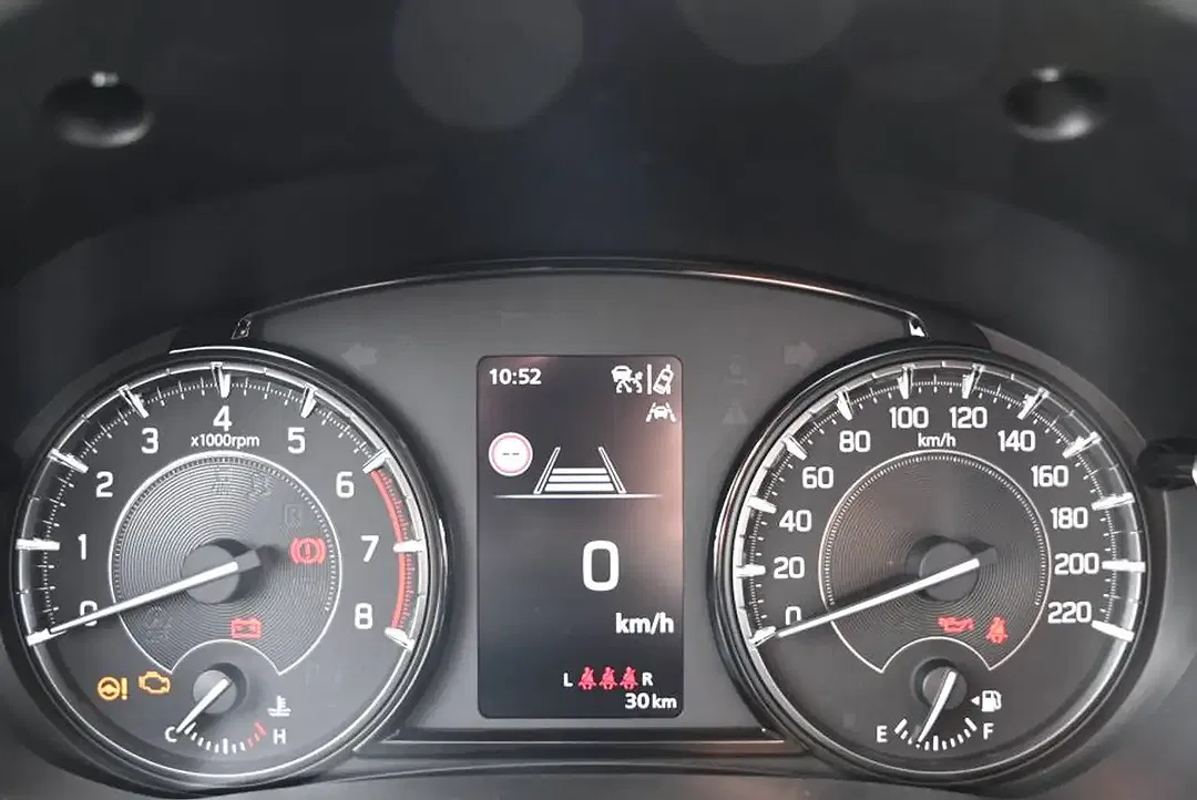 Suzuki Vitara - Thumbnail 11