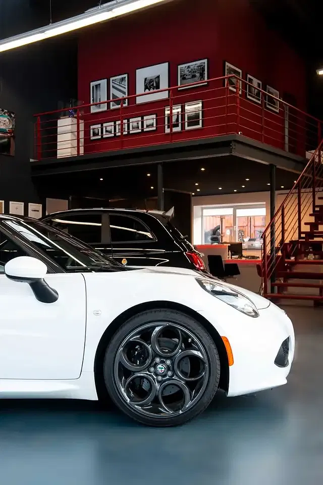 Alfa Romeo 4C - Thumbnail 10