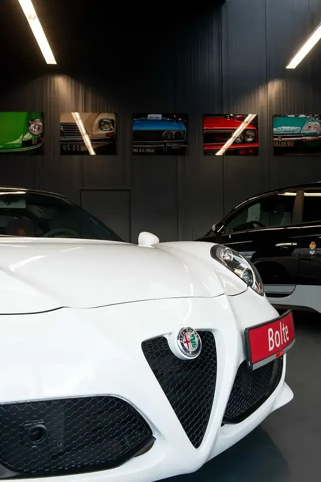 Alfa Romeo 4C - Thumbnail 11