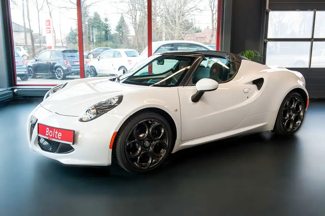 Alfa Romeo 4C - Thumbnail 2