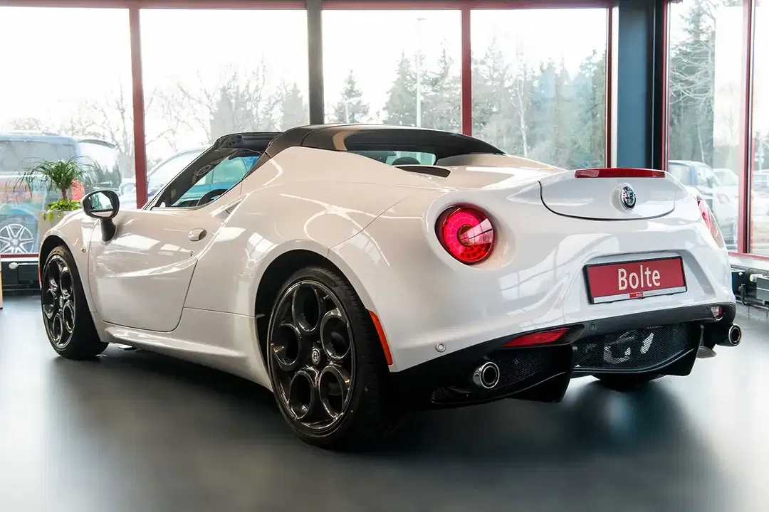 Alfa Romeo 4C - Thumbnail 3