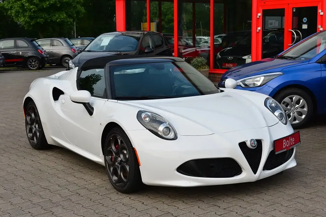 Alfa Romeo 4C - Thumbnail 4