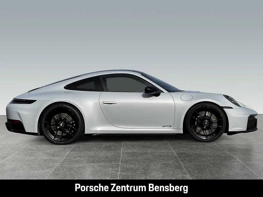 Porsche 911 - Thumbnail 5