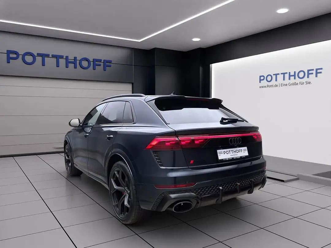 Audi RS Q8 - Thumbnail 3