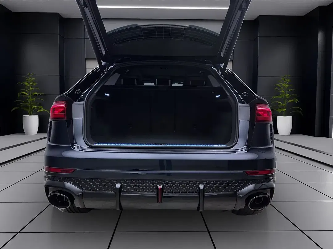 Audi RS Q8 - Thumbnail 5
