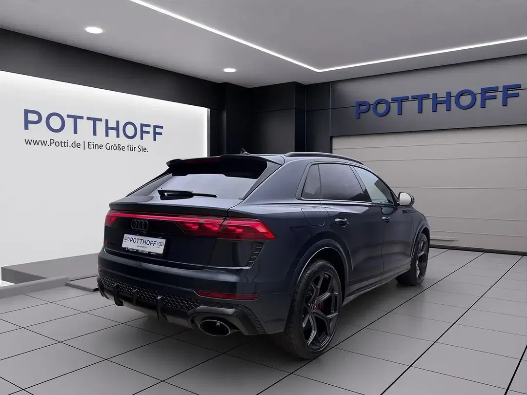 Audi RS Q8 - Thumbnail 6