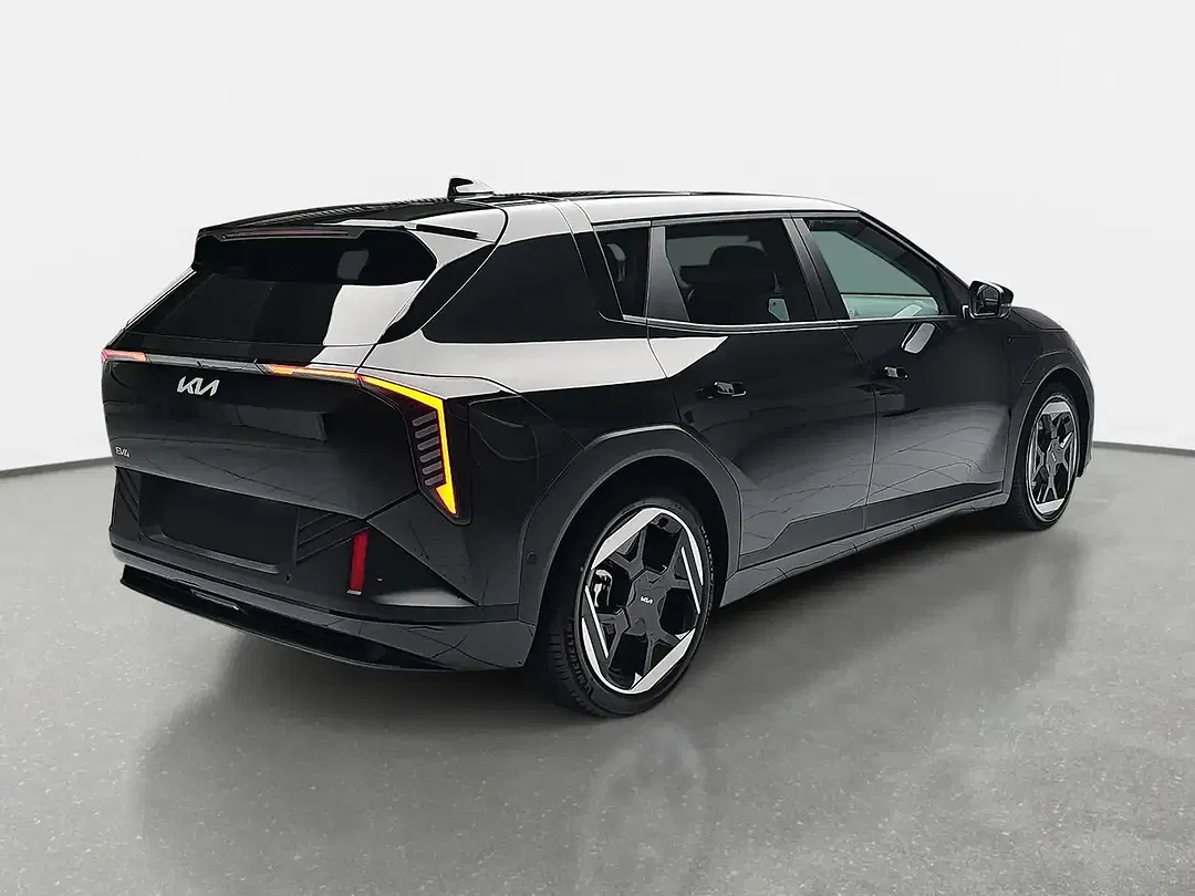 Kia EV4 - Thumbnail 3