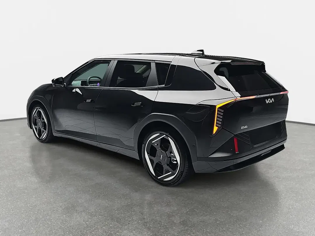Kia EV4 - Thumbnail 4