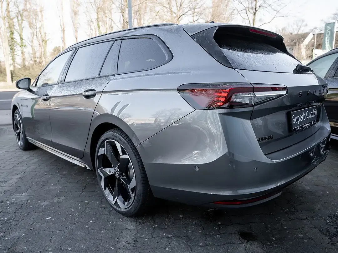 Skoda Superb - Thumbnail 3
