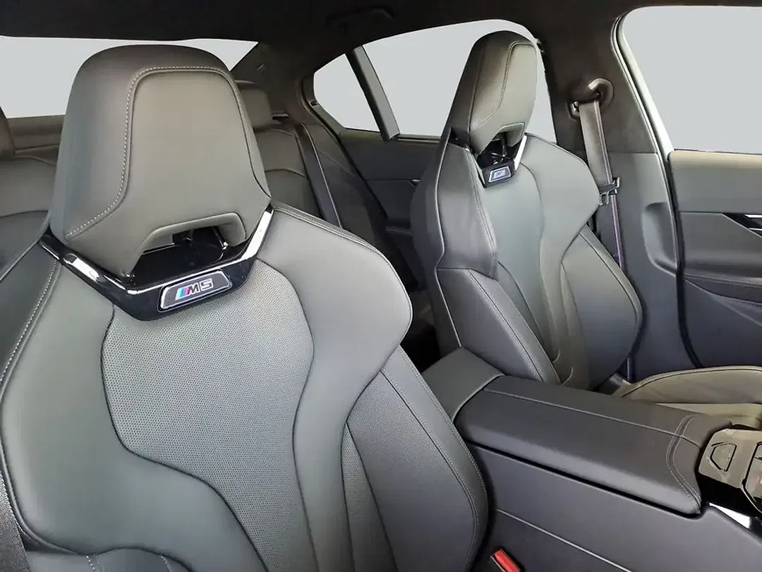 BMW M5 - Thumbnail 13